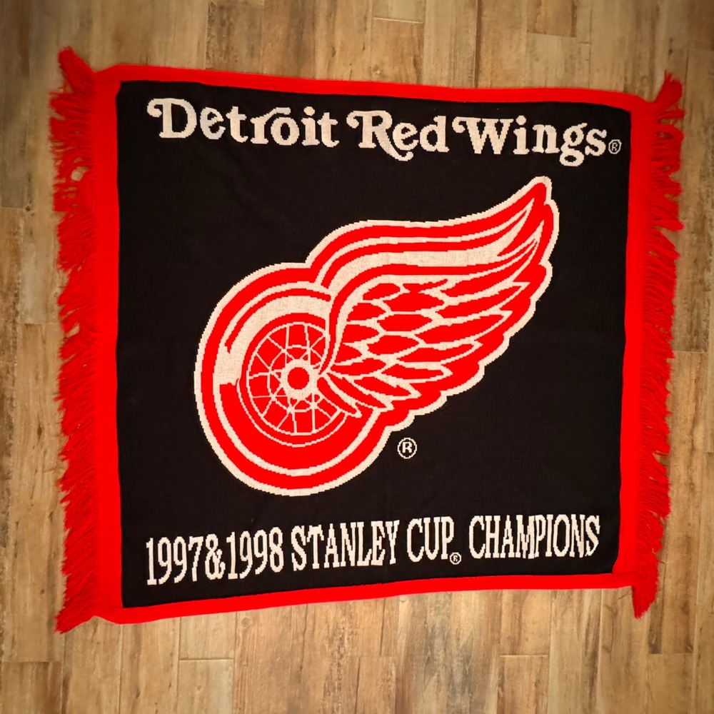 Detroit Red Wings 1997 1998 Stanley Cup Champions Knit Blanket J.G. Knitwear